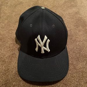 New York Yankees hat